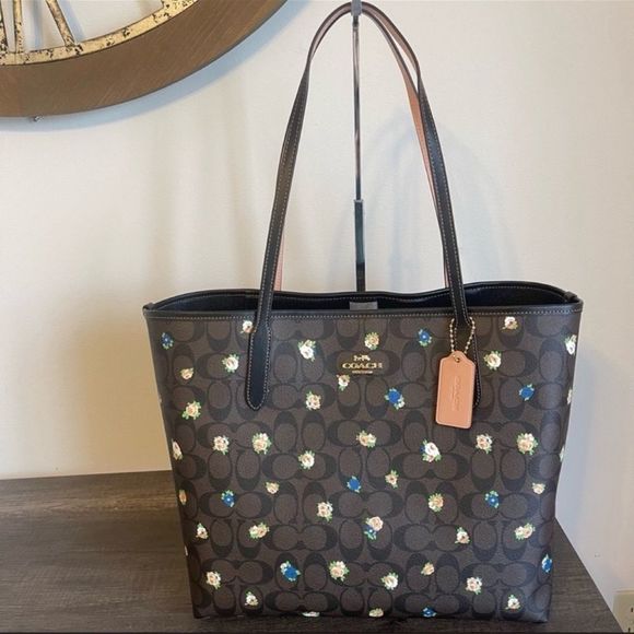 NWT Coach City Tote In Signature Canvas With Vintage Mini Rose Print - Picture 1 of 9